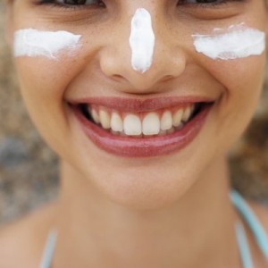 How to Prevent Dark Spots with Sunscreen